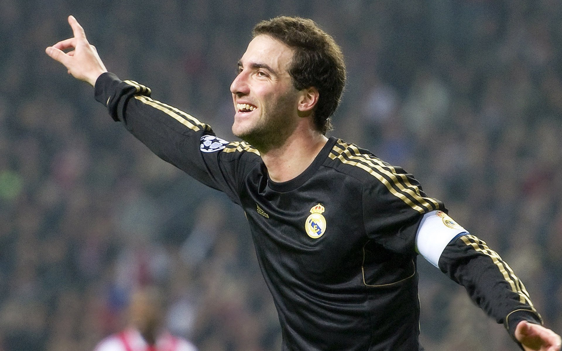 爱游戏全站-_运动员的心理调适：应对压力和焦虑的方法_，简介运动员心理焦虑及其克服方法